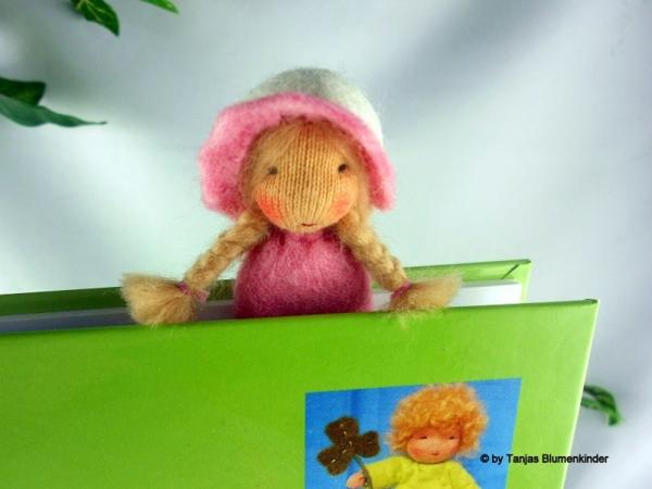 Lesezeichen-Wichtel mit Blütenmütze, rosa/weiß Lesezeichen-Wichtel mit Blütenmütze, rosa/weiß