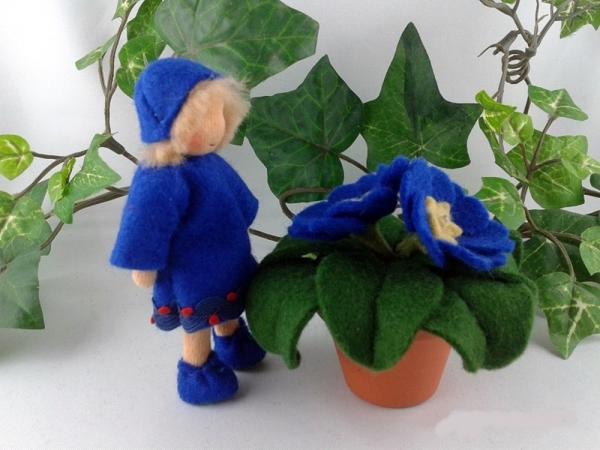 Primel blau, Blumenkind Jahreszeitentisch Primel blau, Blumenkind Jahreszeitentisch