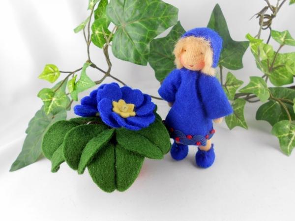Primel blau, Blumenkind Jahreszeitentisch Primel blau, Blumenkind Jahreszeitentisch
